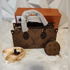 L V on the go east west -Double tone